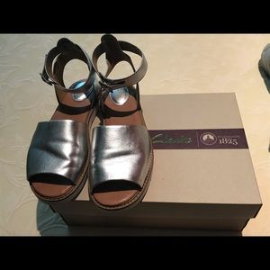 Clarks silver sandal